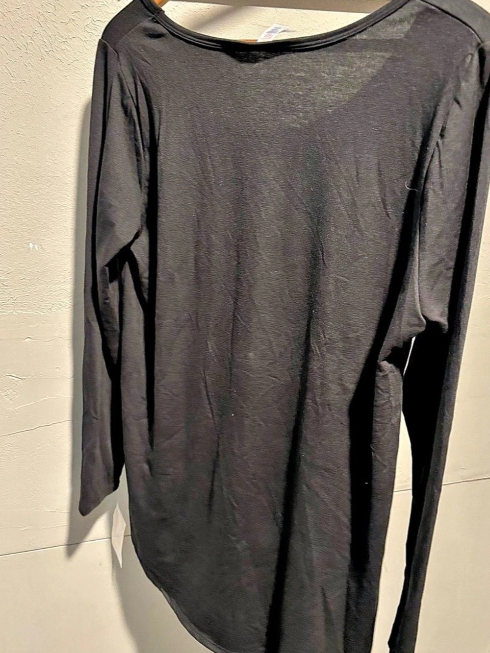 Lularoe Lynnae Long Sleeve Top in Black Large NWT